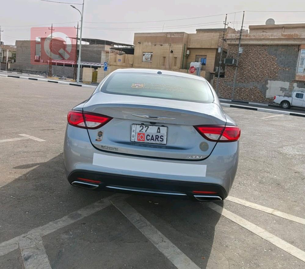 Chrysler 200